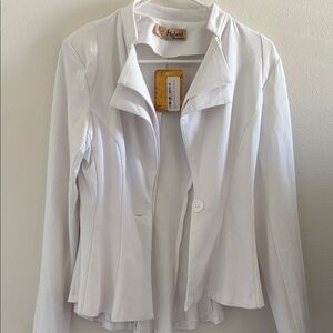 Hybrid & Company Women's White Button Down jacket